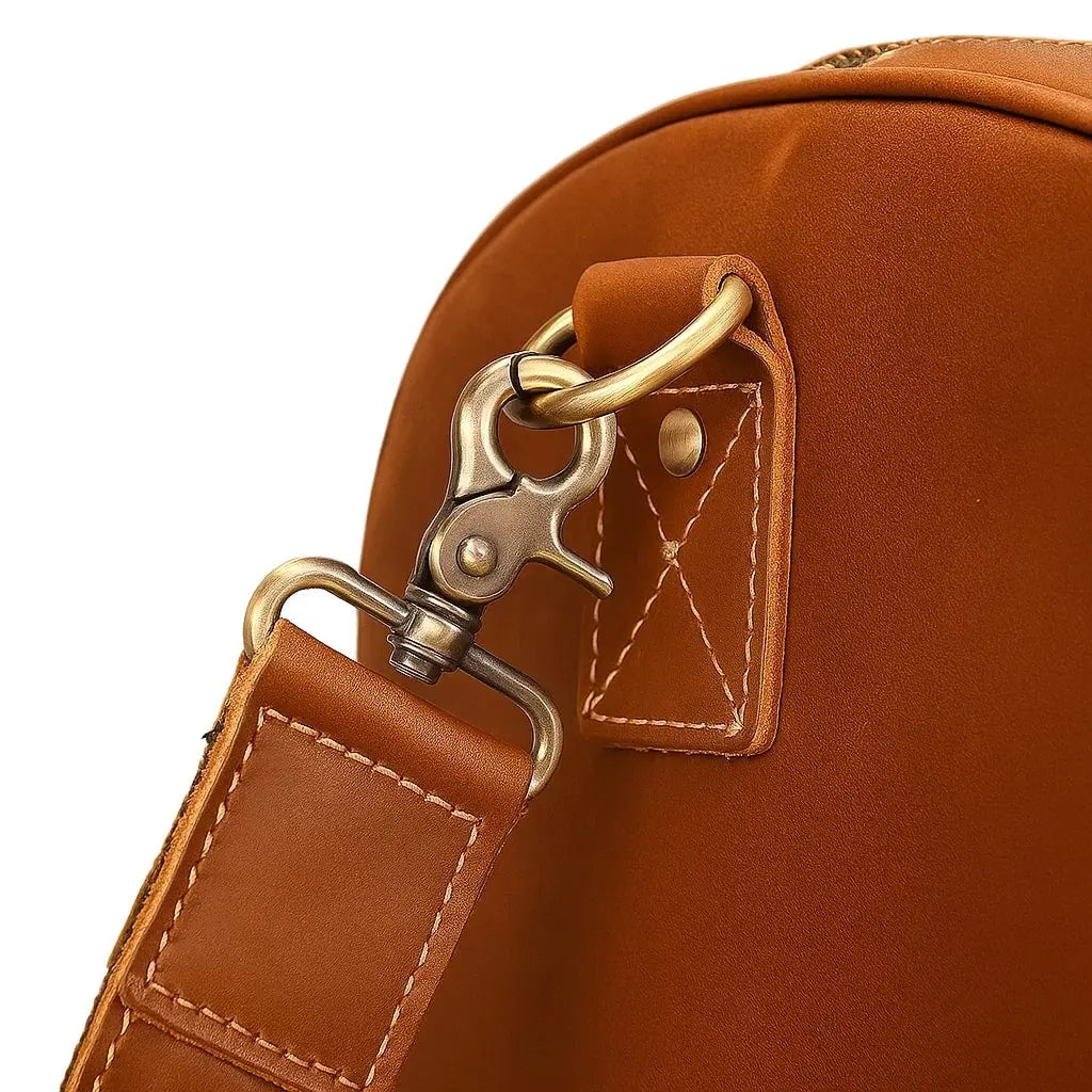 Grand sac week-end en cuir marron clair, look vintage tendance pour voyages et loisir